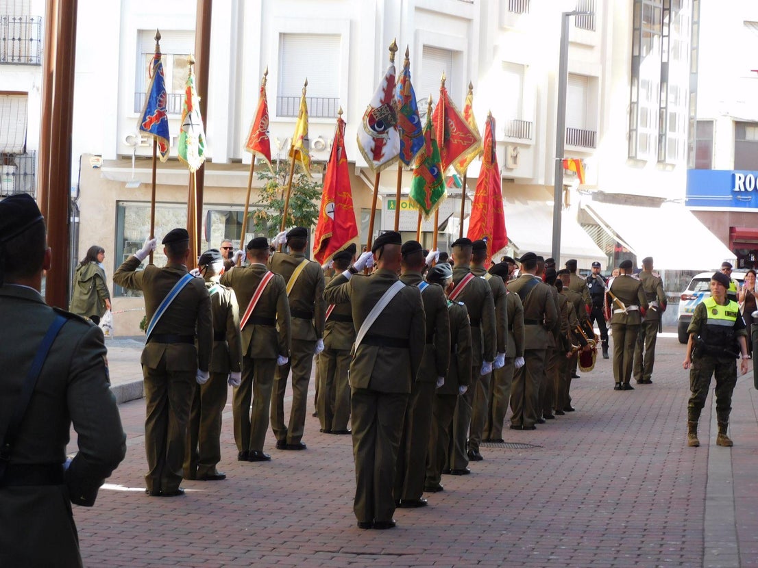 Unos 200 'jurandos' protagonizan una emotiva jura de bandera para personal civil