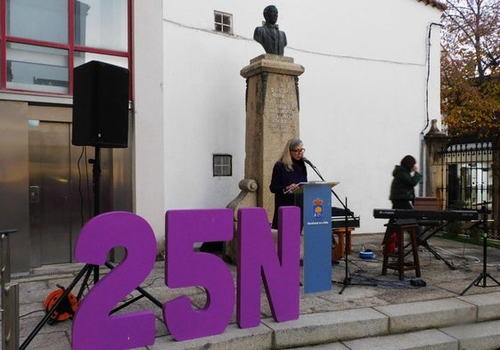 Cristina Marcos en la lectura del manifiesto
