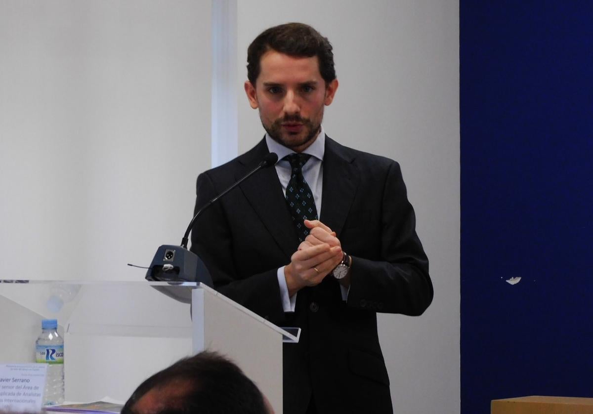 Javier Serrano durante la presentación en Cáceres
