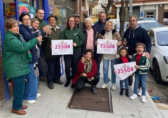 'La bellota de la fortuna' reparte diez décimos de un cuarto premio de Navidad