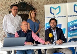 Jaime Vega con otros integrantes de la formación independiente