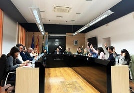 El presupuesto del 2026 sale adelante con los votos de PP, Vox y de Paula González, la concejala no adscrita