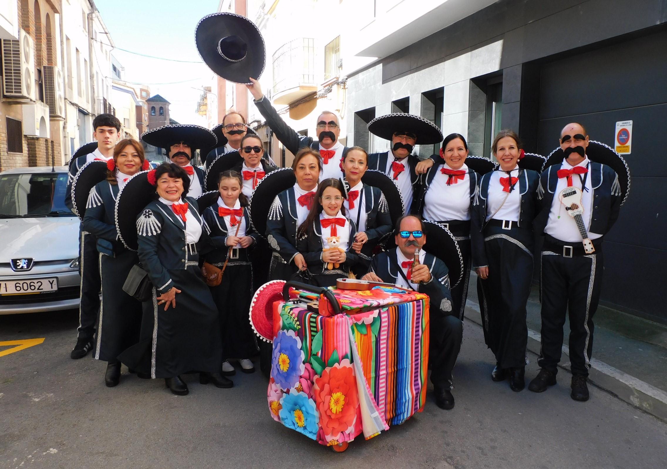 Cerca de 150 grupos pasan por el 'Cómete el Carnavalmoral'