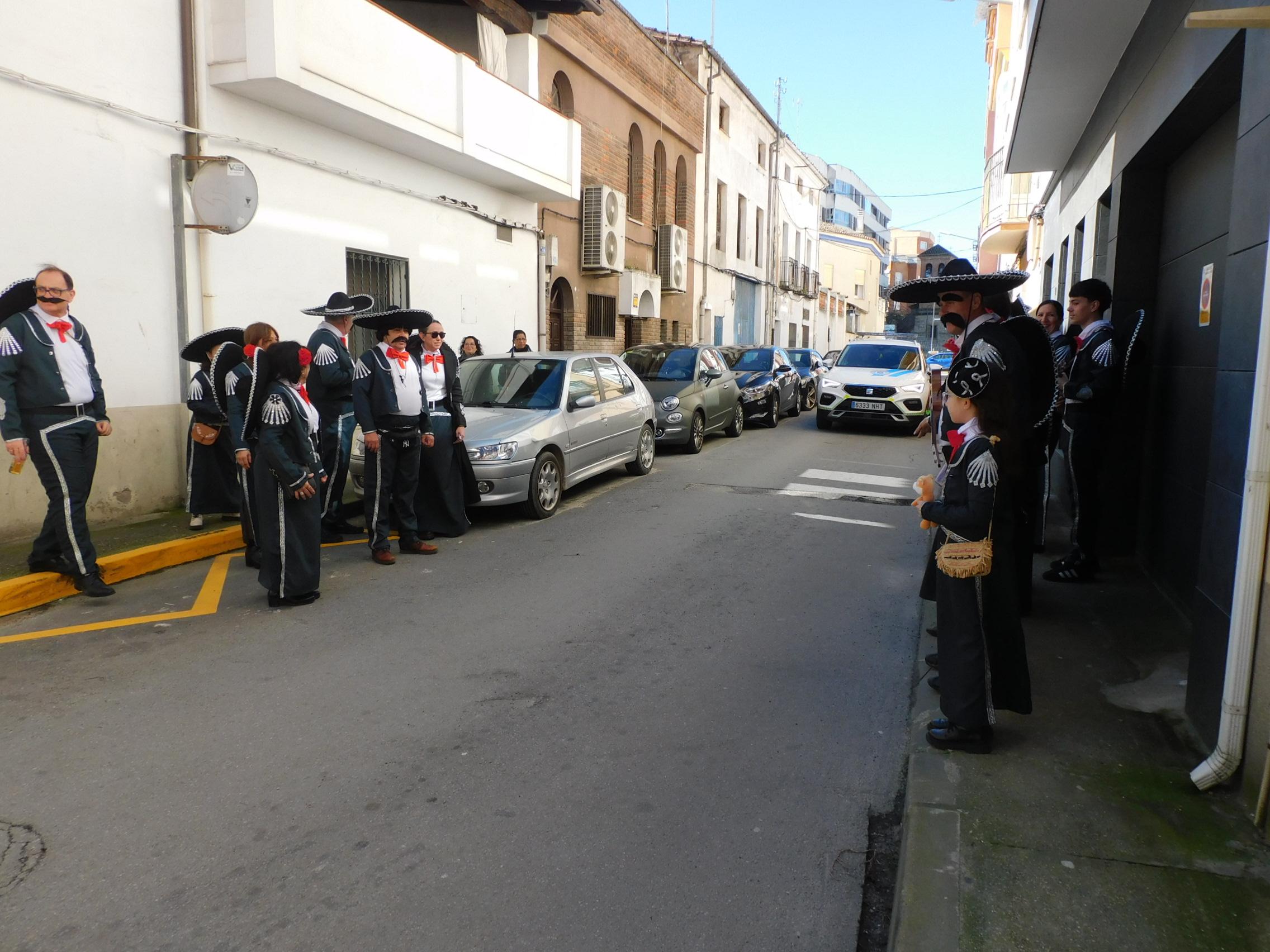 Cerca de 150 grupos pasan por el 'Cómete el Carnavalmoral'