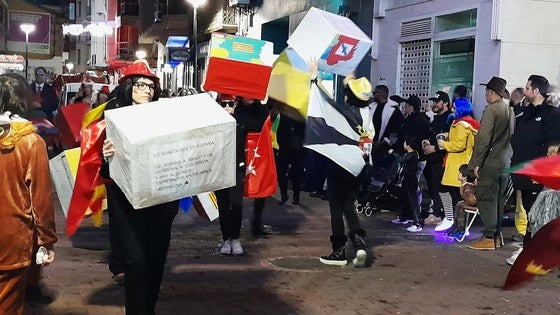 Baile infantil y pasacalles, citas destacadas del lunes