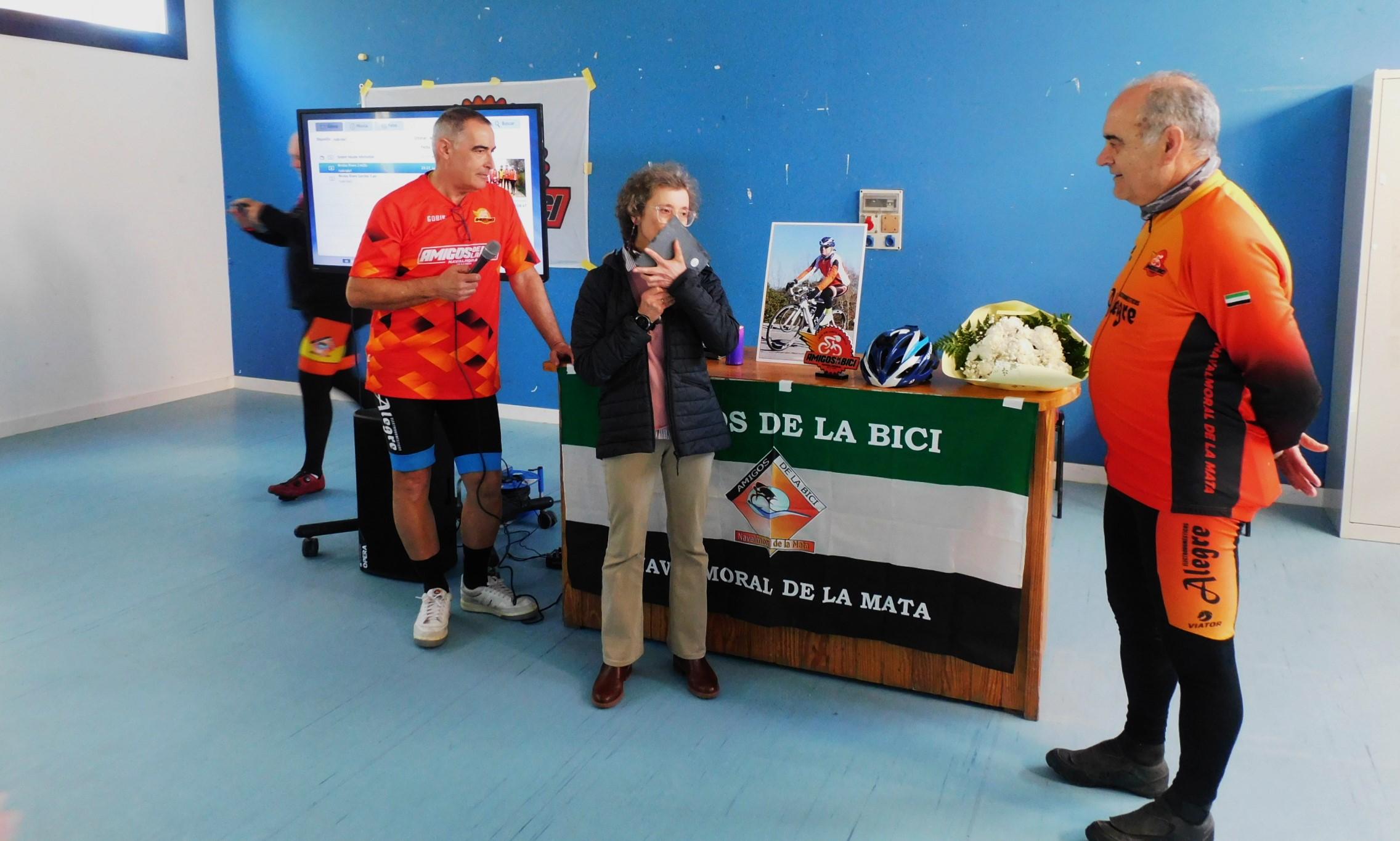 Emotivo homenaje a Nicolás Rivero de los Amigos de la Bici