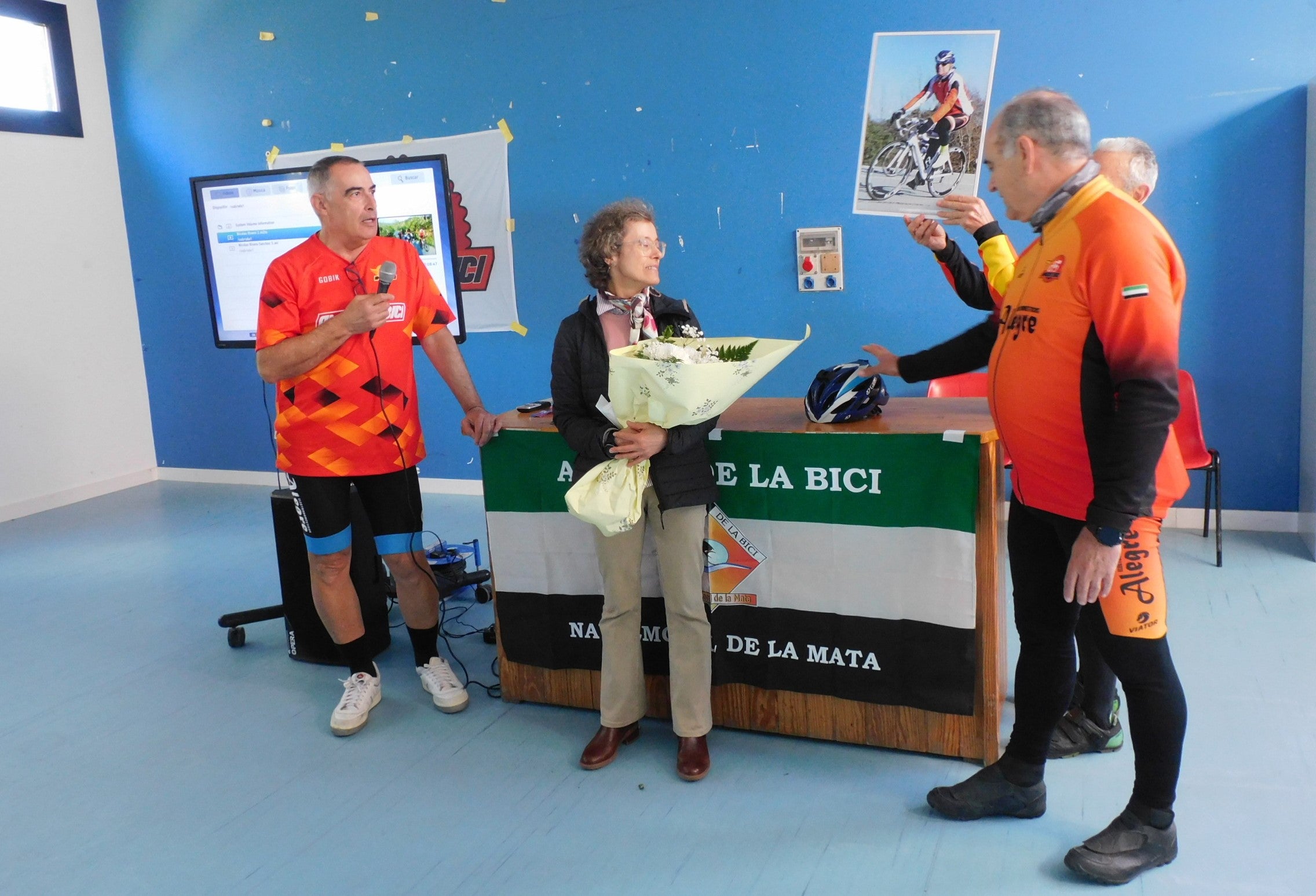 Celia, su esposa, se mostró muy emocionada y agradecida por el homenaje