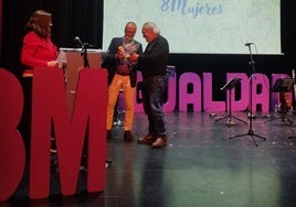 El talayuelano Luis Fernando Sánchez gana el Certamen de Relatos del Día de la Mujer