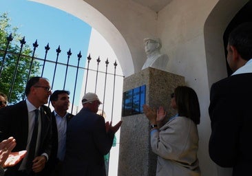 Don David, Hijo Adoptivo de Navalmoral, es recordado con un busto en la ermita de San Isidro