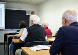La Universidad de Mayores necesita llegar a 85 matrículas