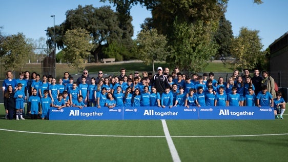 Cerca de 80 estudiantes del instituto Albalat entrenan en Toni Kroos Academy en Madrid