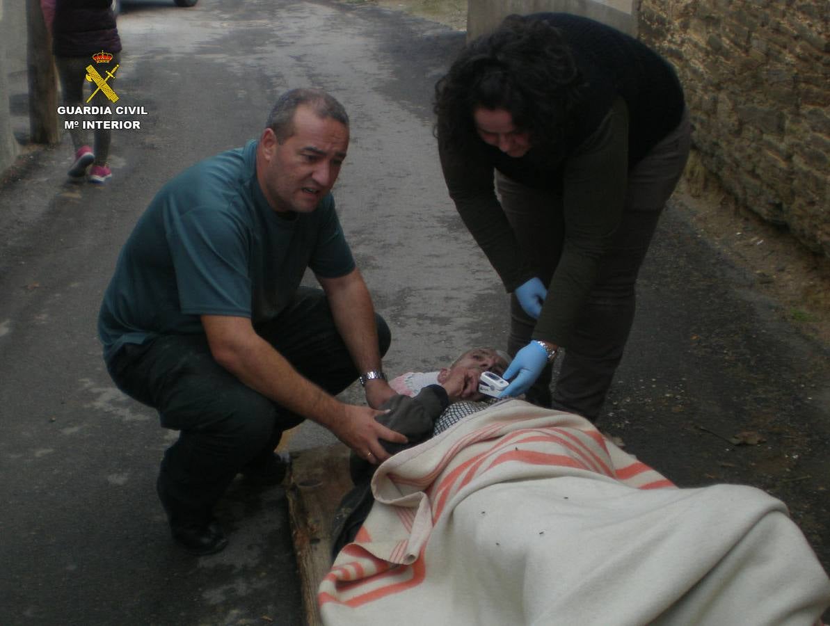 La Guardia Civil rescata en Carrascalejo a una persona atrapada en un inmueble