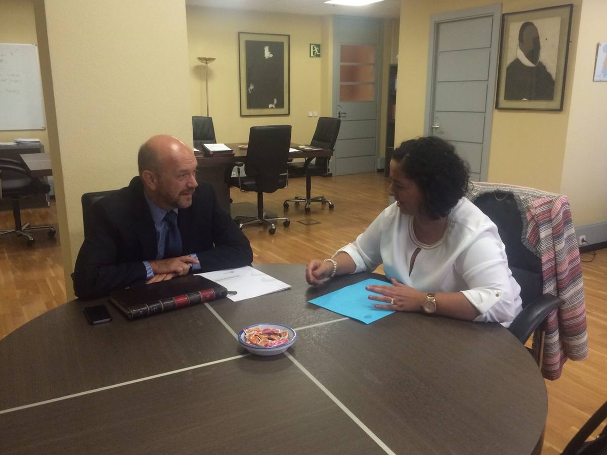 María García reunida en el ministerio de Justicia con el director general 