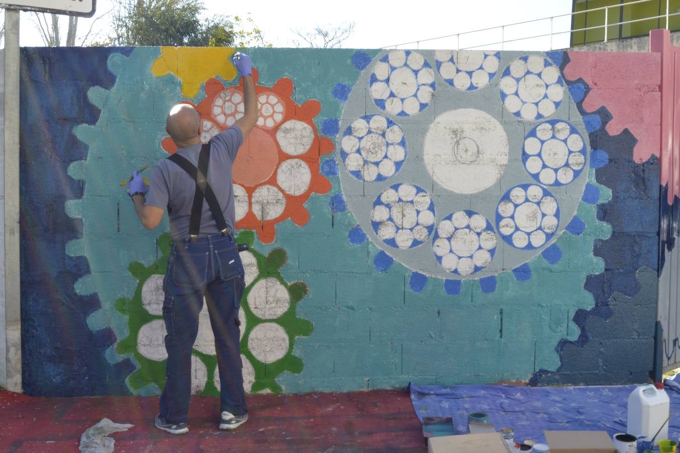 El mural se ha realizado en la avenida del Magisterio 