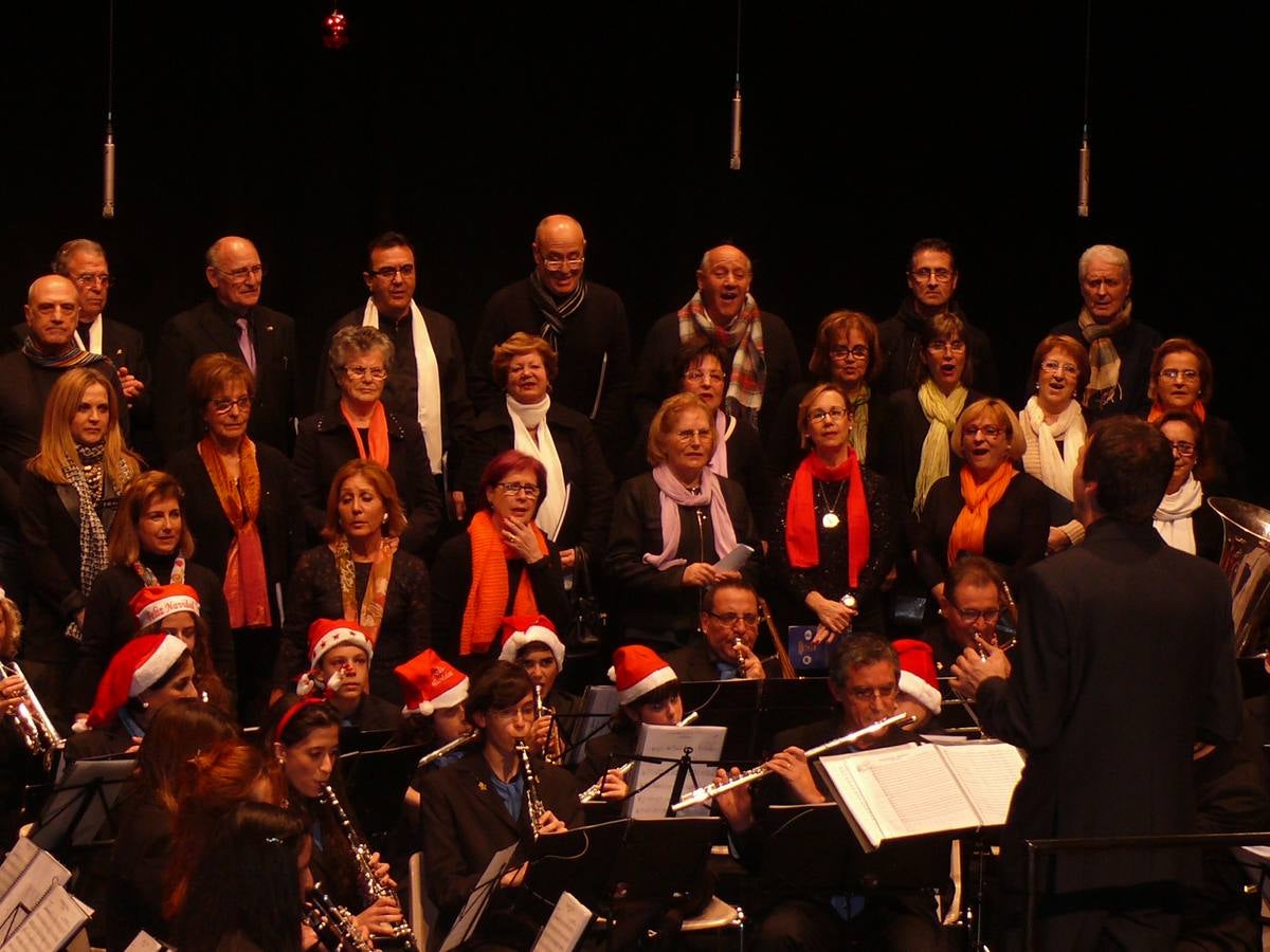 Concierto de Navidad de la coral y la banda de música 