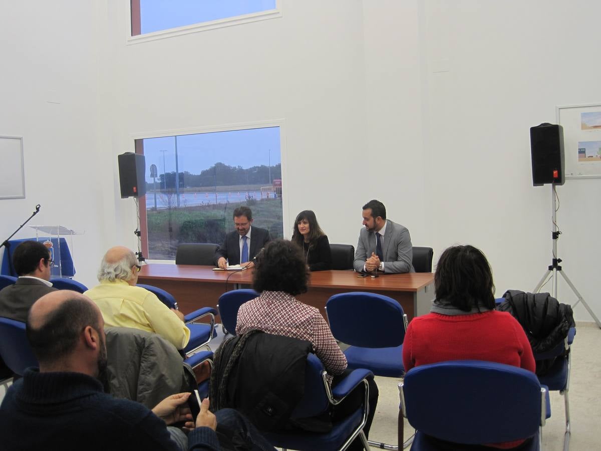 Reunión con las empresarios locales 