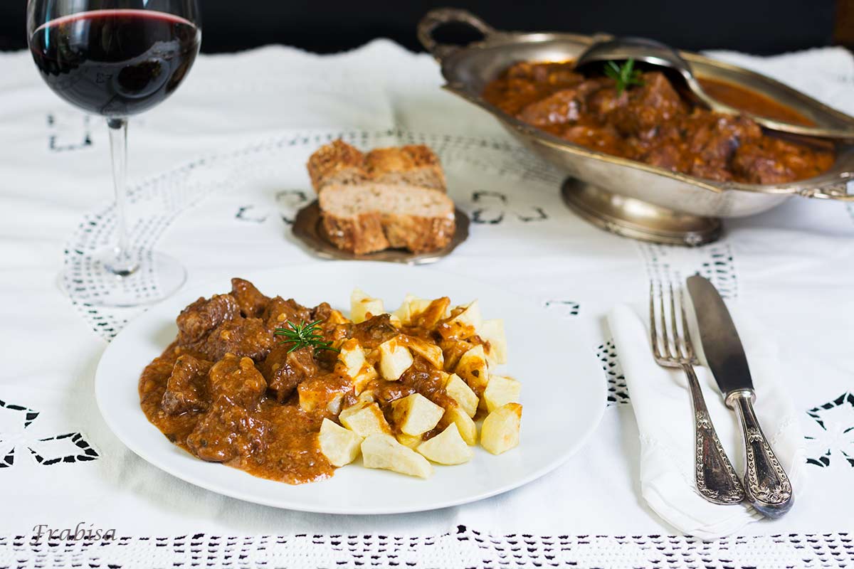 Los Claveles promociona la presencia del corzo en la cocina