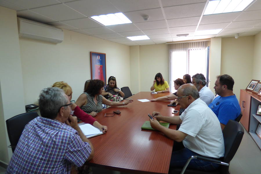 Reunión de los responsables sindicales y el comité de empresa con la alcaldesa 