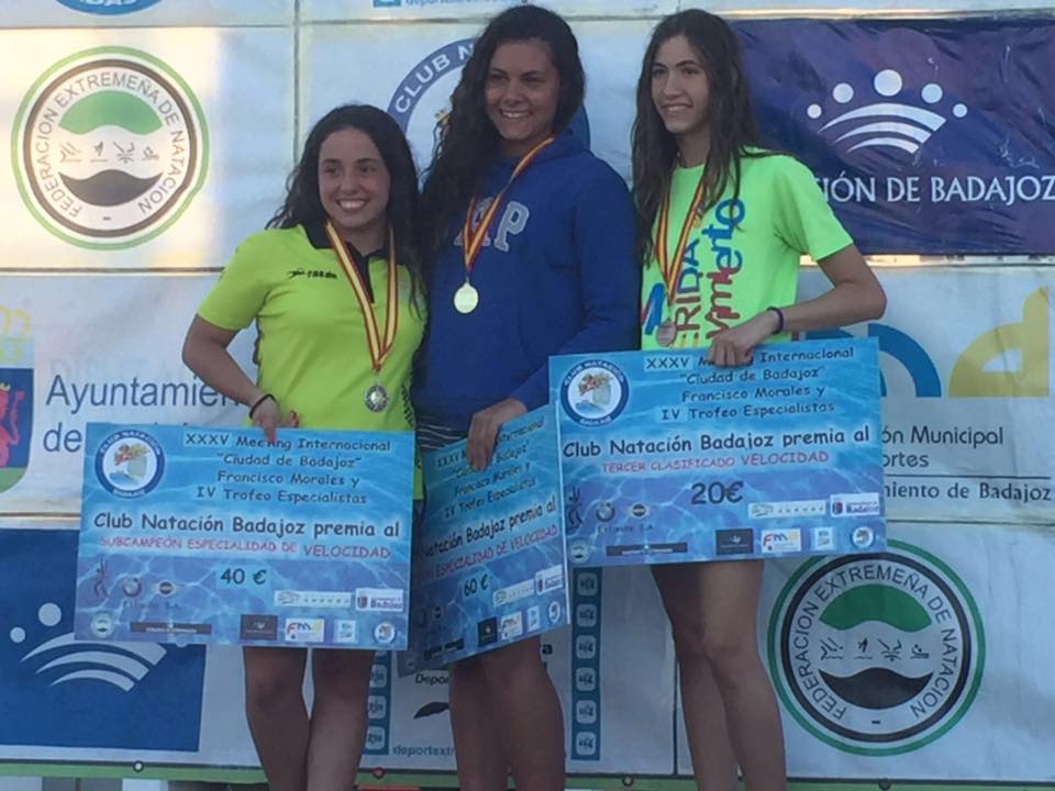 Medallas para Victoria Nieto y María y Marta Marcos en el Meeting Internacional 'Ciudad de Badajoz'