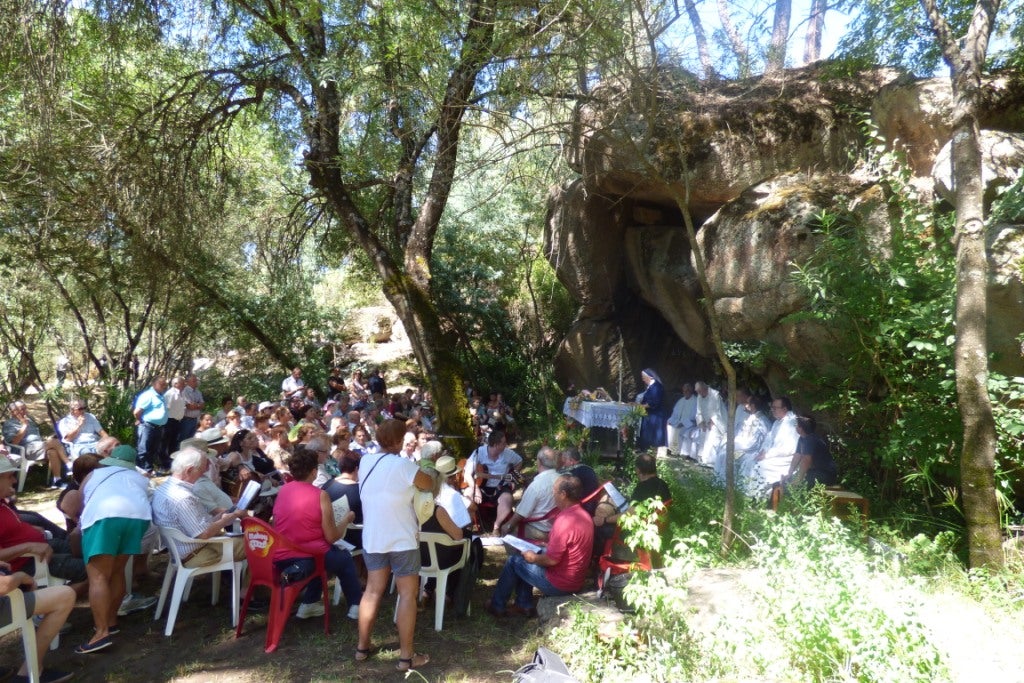 La romería de la virgen del Río une a vecinos del Campo Arañuelo y la Vera