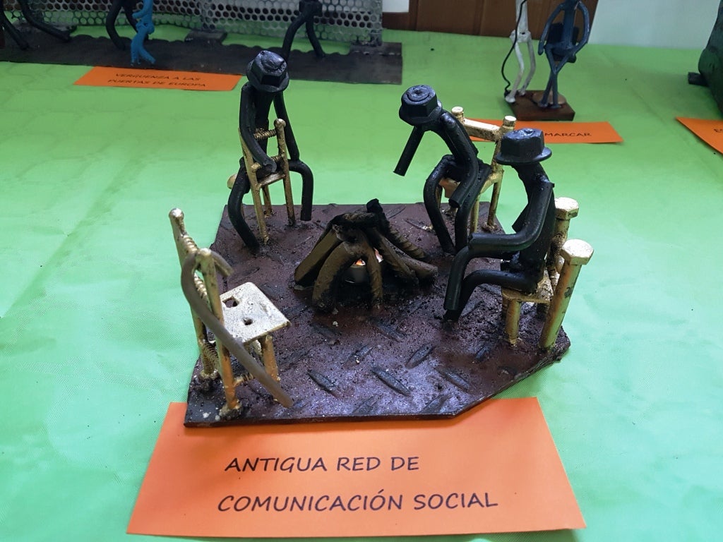 Carlos Díaz muestra en la Fundación Concha originales piezas artesanas creadas con material reciclado