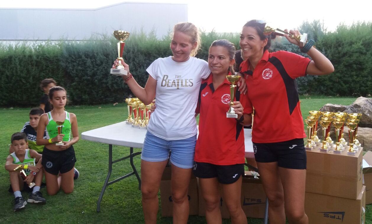 La 'marea roja' de Navalmaratón domina la XXIV Milla Urbana de Almaraz con 17 corredores