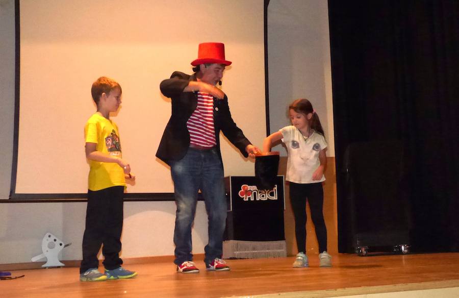 El Día Mágico de Casatejada se convierte en un homenaje al mago local Merlín