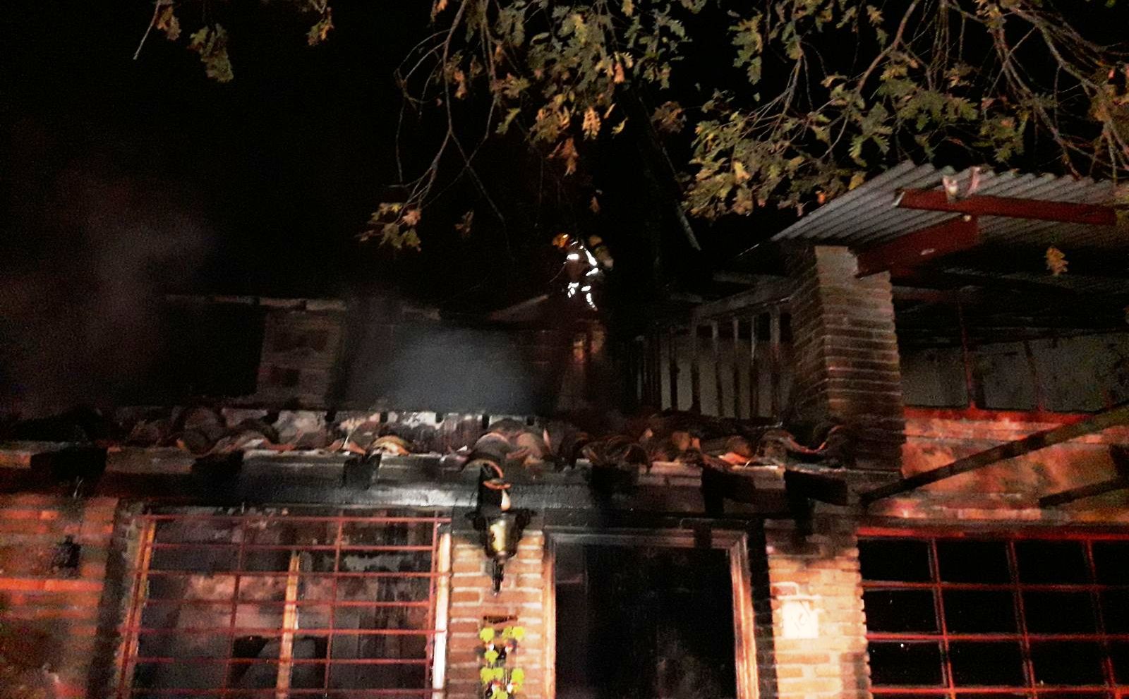 Un incendio causa importantes daños materiales a la casa rural El Cielo de la Vera, en Villanueva
