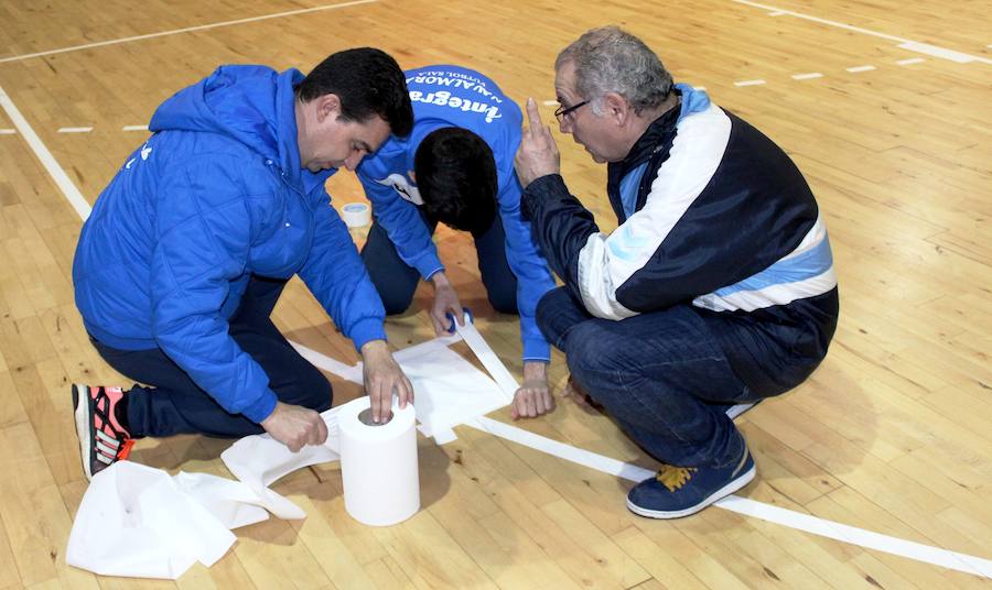 Unión del Pueblo Moralo pregunta al Ayuntamiento si va a hacer algo para reparar las goteras del pabellón