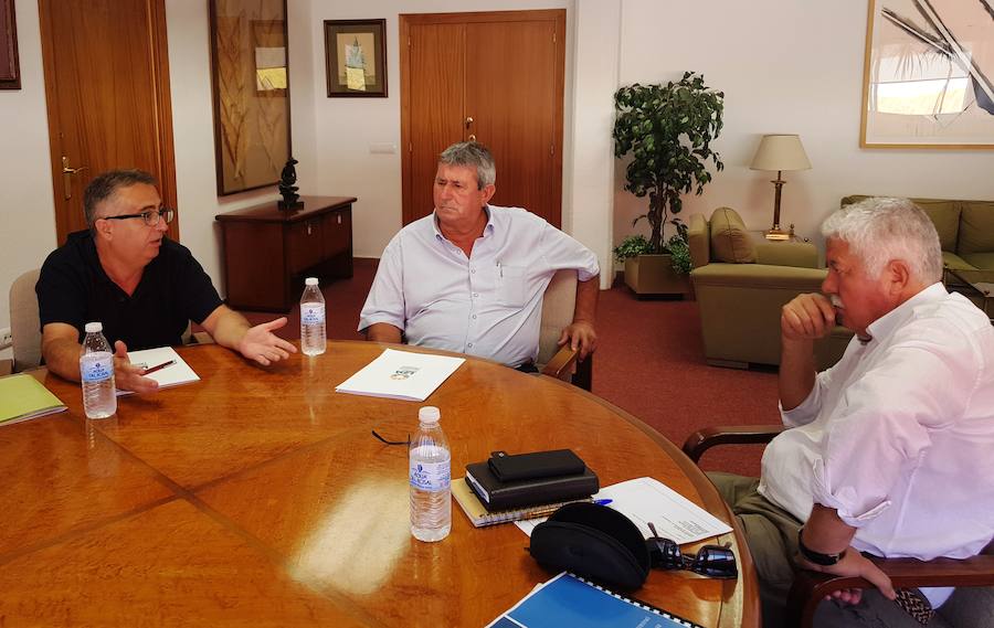 Ignacio Huertas y Lorenzo Ramos con Juan Andrés Tovar Mena 