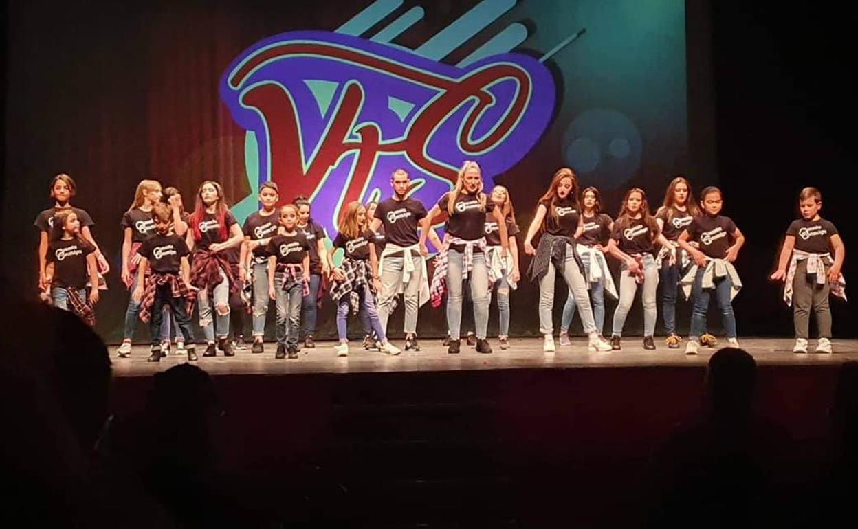 'Cuenta Conmigo' se clasifica para la gran final nacional del certamen de baile 'Vive tu sueño'