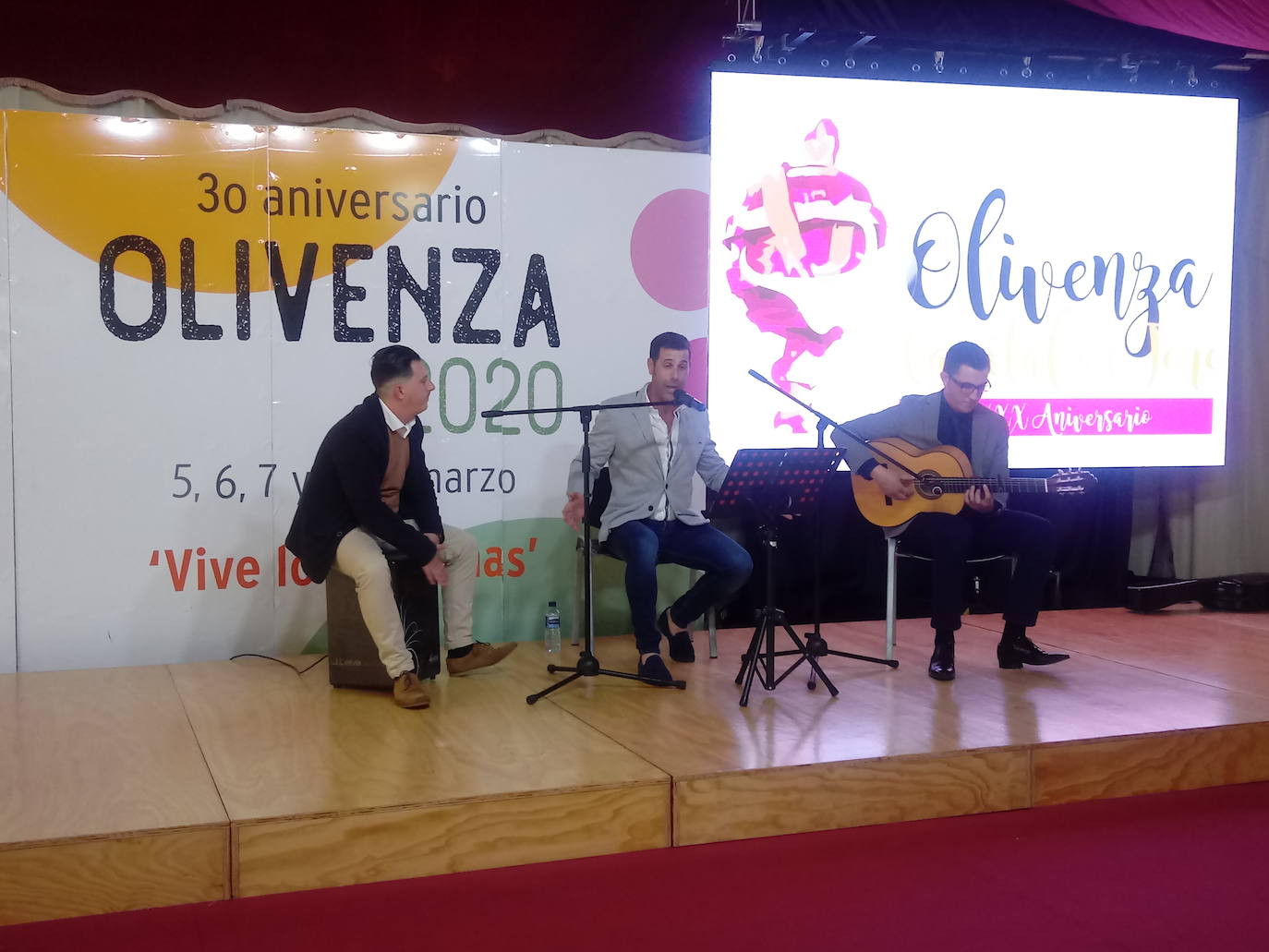 Actuación del cantaor de Higuera de Vargas, Miguel Ángel Lima Casas. 