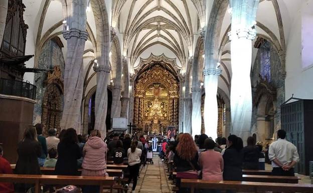 Fieles asistiendo a la celebración del Miércoles de Ceniza en la iglesia de Santa María Magdalena, el pasado 26 de febrero. 
