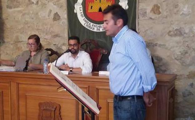 Ramón Jiménez, tomando posesión como concejal el 29 de junio de 2017, en la legislatura anterior. 