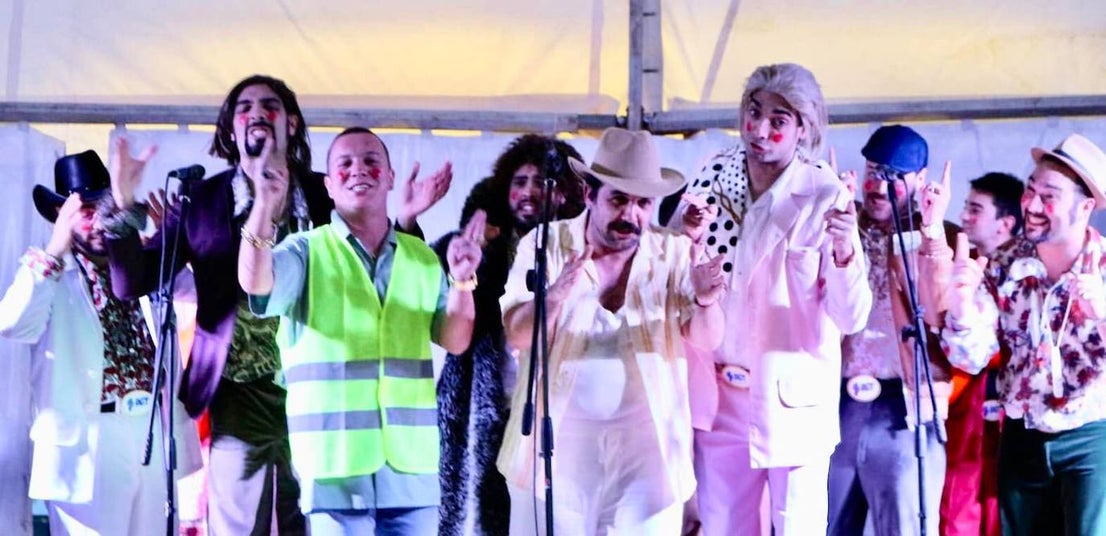 'Los Camballotas', 'Los 3W', 'Los Mirinda' y 'Los Chungos' dieron la chispa de la noche en el primer día del Carnaval de Olivenza 2022. 