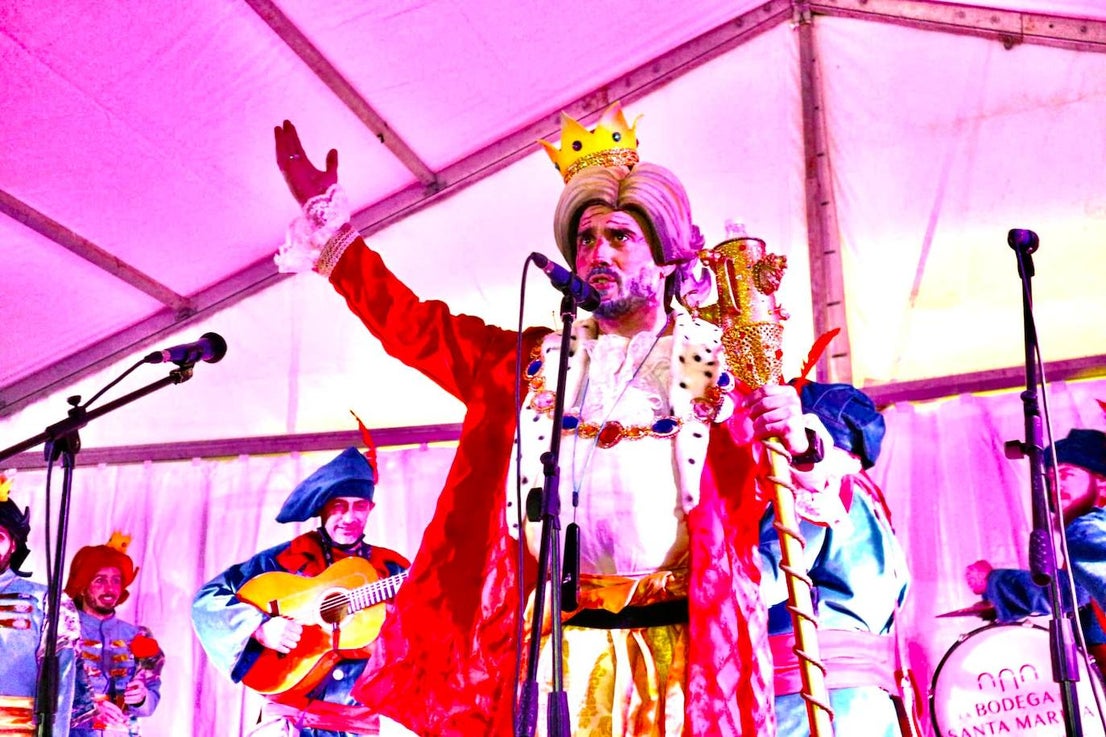 'Los Camballotas', 'Los 3W', 'Los Mirinda' y 'Los Chungos' dieron la chispa de la noche en el primer día del Carnaval de Olivenza 2022. 