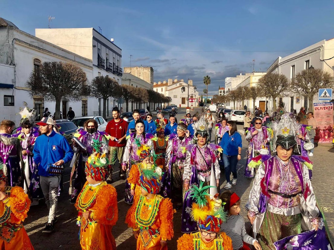 Con el desfile infantil dio comienzo el Carnaval oliventino. 