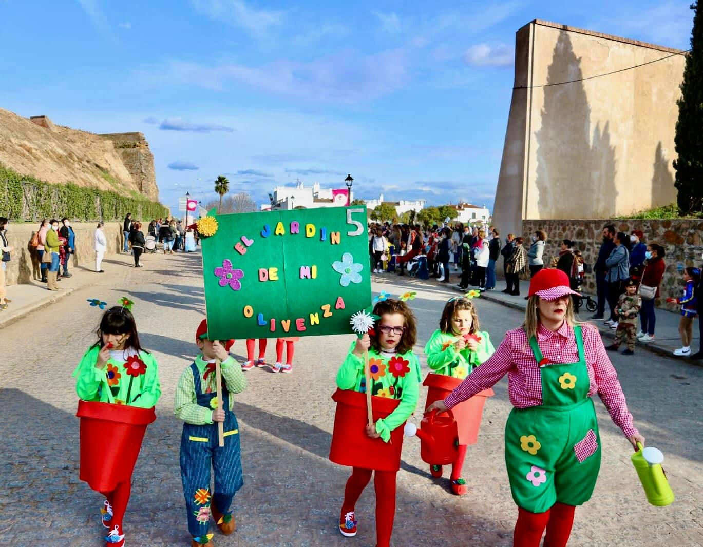 Con el desfile infantil dio comienzo el Carnaval oliventino. 