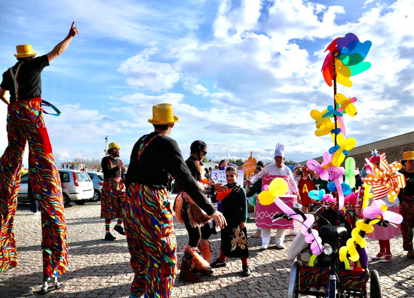 Con el desfile infantil dio comienzo el Carnaval oliventino. 