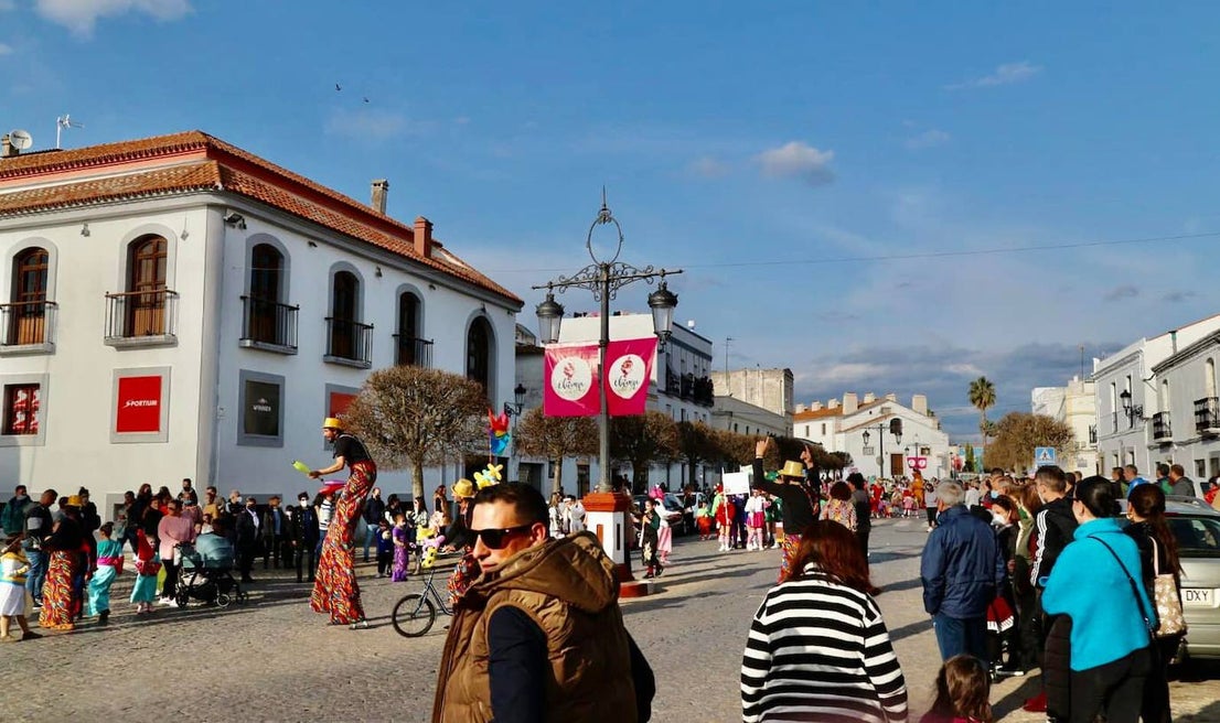 Con el desfile infantil dio comienzo el Carnaval oliventino. 