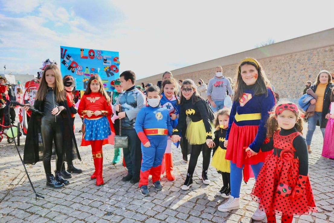 Con el desfile infantil dio comienzo el Carnaval oliventino. 