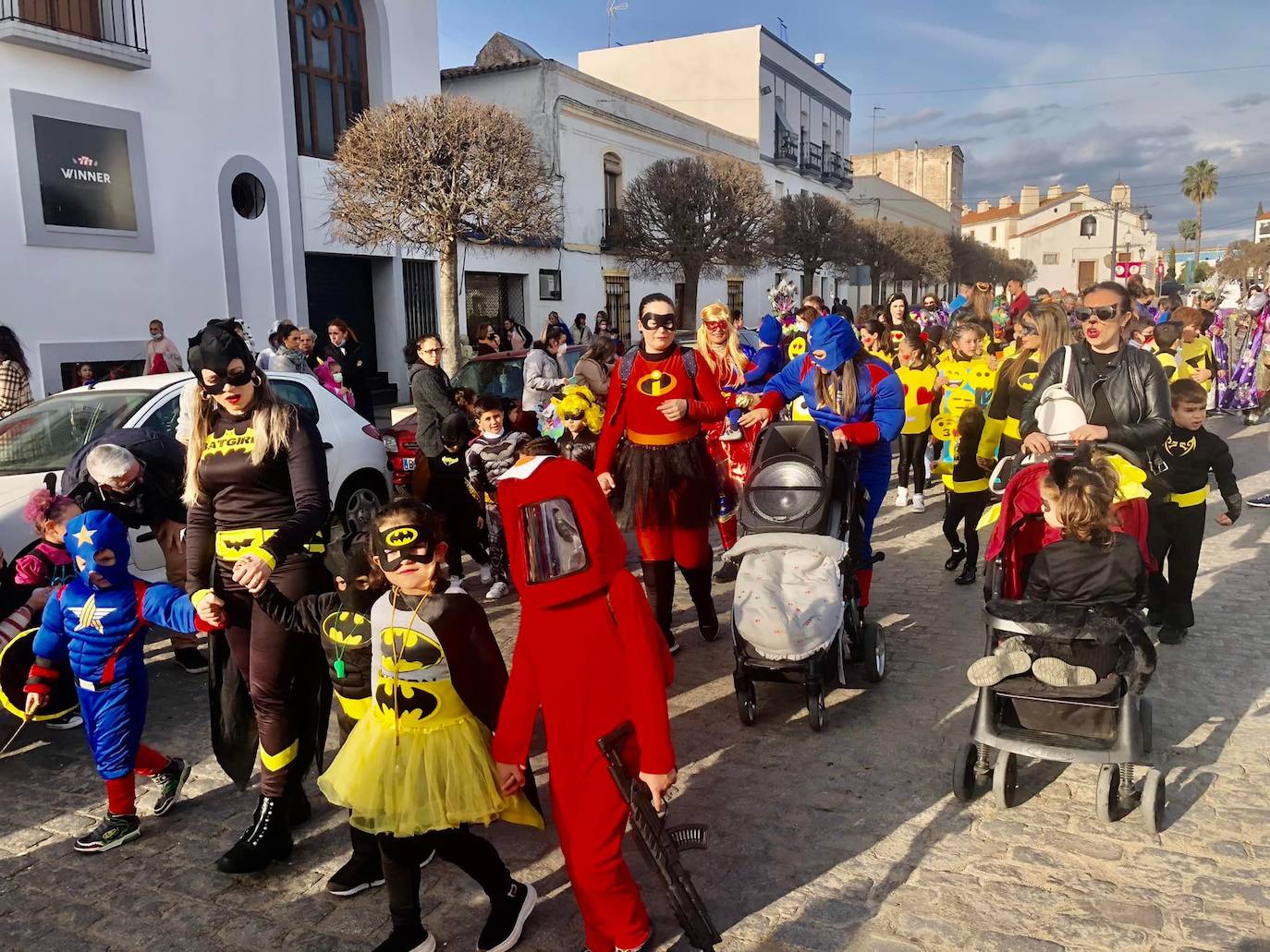 Con el desfile infantil dio comienzo el Carnaval oliventino. 