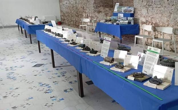 Inaugurada la exposición de maquetas sobre el Centenario de las Unidades Acorazadas en España