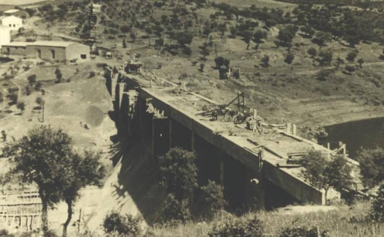 Una fotografía de la presa de Piedra Aguda es la pieza del mes del Museo González Santana