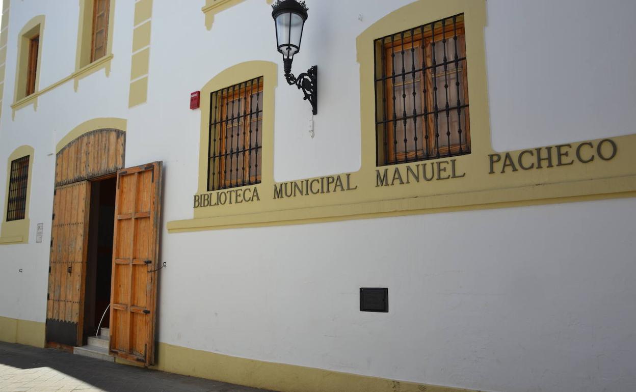 Los socios de la Biblioteca 'Manuel Pacheco' ya pueden disfrutar del nuevo catálogo Nubeteca de otoño