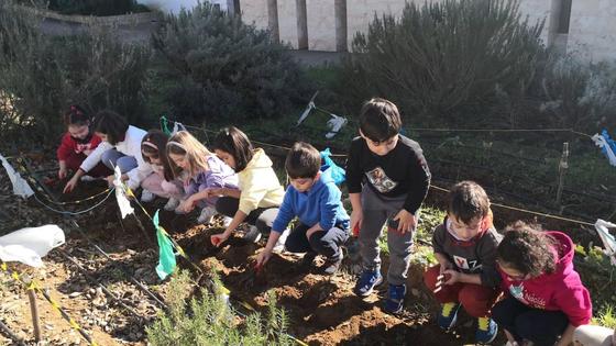 El Colegio Fco Ortíz dona 500 euros a 'Ecologistas en acción'
