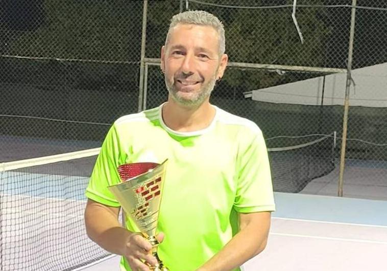 Raúl Caldera se alza campeón del II Master Local de Tenis