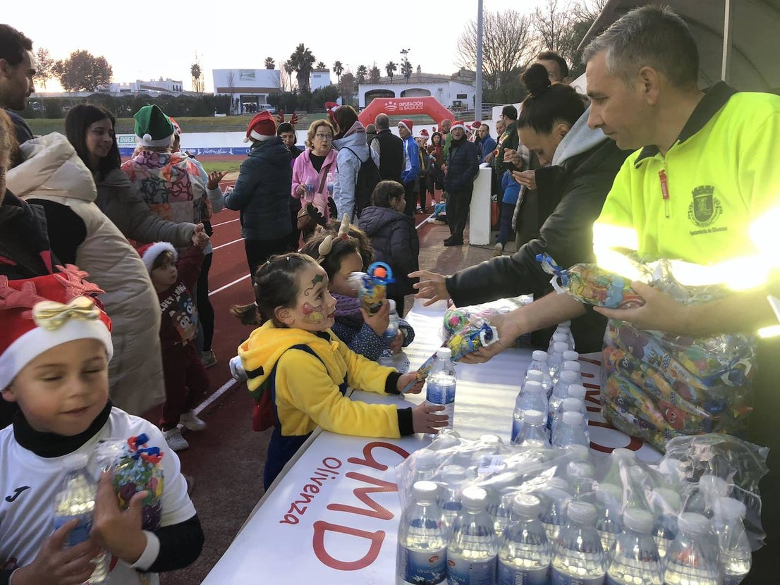 Solidaridad, deporte y mucha diversión en la I San Silvestre de la ciudad
