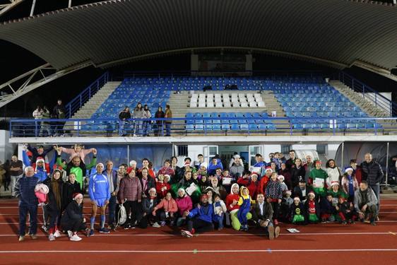 Solidaridad, deporte y mucha diversión en la I San Silvestre de la ciudad