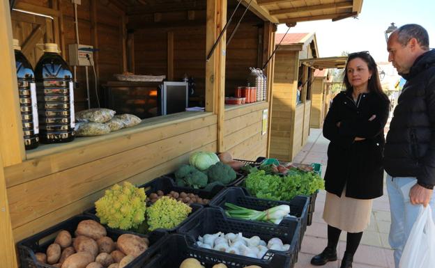 Uno de los puestos de verduras frescas.